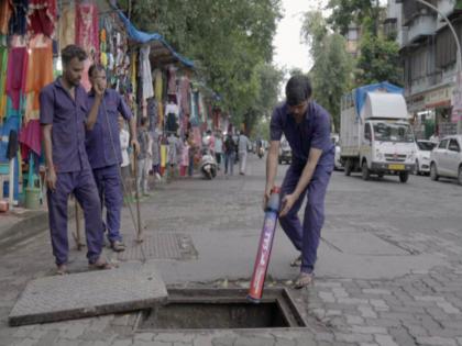 protective nets on manholes before monsoon measures taken bmc in mumbai | पावसाळ्याआधी मॅनहोल्सवर संरक्षक जाळ्या; मुंबई महापालिकेकडून उपाययोजना 