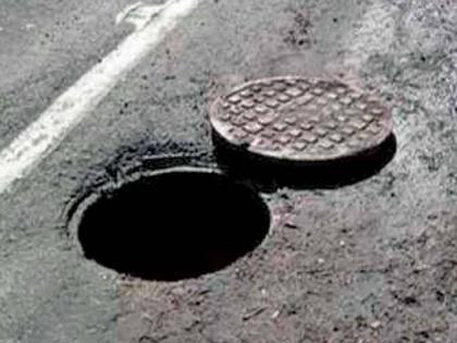 The Mumbai Municipal Administration has decided to install nets on manholes | मॅनहोलवर बसविणार जाळ्या, मुंबई पालिका प्रशासनाने घेतला निर्णय