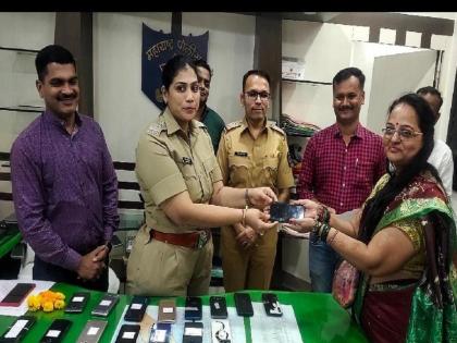 Manikpur Police has returned 44 mobile phones to citizens | माणिकपूर पोलिसांनी ४४ मोबाईल केले नागरिकांना परत