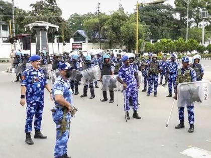 Curfew imposed in three Manipur districts following student protests | मणिपूरमध्ये निदर्शने सुरुच, तीन जिल्ह्यांमध्ये कर्फ्यू; आदेश जारी 