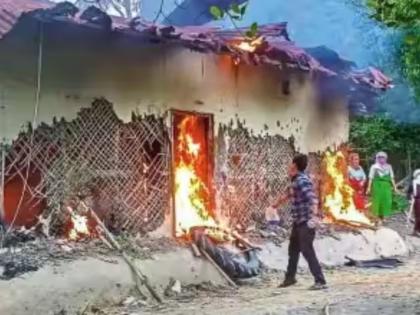 Violence again in Manipur, heavy firing in Churachandpur district; The uproar in Parliament continues | मणिपूरमध्ये पुन्हा हिंसाचार, चुराचांदपूर जिल्ह्यात जोरदार गोळीबार; संसदेत गदारोळ सुरूच