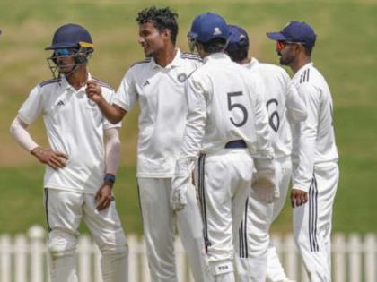 Duleep Trophy 2025North Zone vs East Zone 1st Quarter Final Manishi Become First Indian Bowler To Take 6 Wickets In A Inning By LBW And Equal World Record | एकाच पॅटर्नमध्ये ६ बॅटर्सचा 'करेक्ट कार्यक्रम'! २१ वर्षीय भारतीय गोलंदाजाची वर्ल्ड रेकॉर्डशी बरोबरी