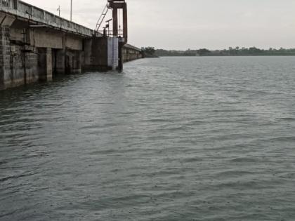 1747 cusec water release from 2 gates of Manjra Dam | मांजरा धरणाच्या २ दरवाजातून १७४७ क्युसेक पाण्याचा विसर्ग