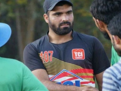 IPL auction 2018: Former security guard from Jammu and Kashmir Manzoor Ahmad Dar secures IPL contract | IPL Auction 2018: वडील मजूर, स्वतः शोरूममध्ये गार्डचं काम करायचा मंजूर अहमद, आता प्रीति झिंटाच्या टीममधून खेळणार आयपीएल