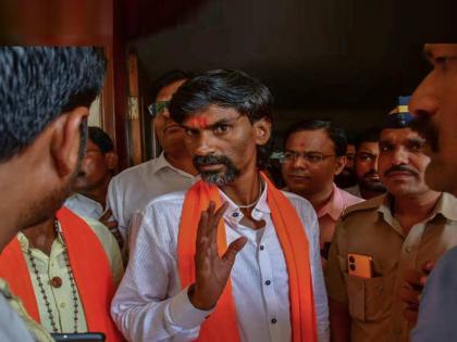 maharashtra assembly election 2024 manoj jarange patil warns again and criticized mahayuti govt on maratha reservation issue | “आरक्षण कसे देत नाही ते बघूच, सरकारची वाट लावल्याशिवाय शांत बसणार नाही”; मनोज जरांगे आक्रमक