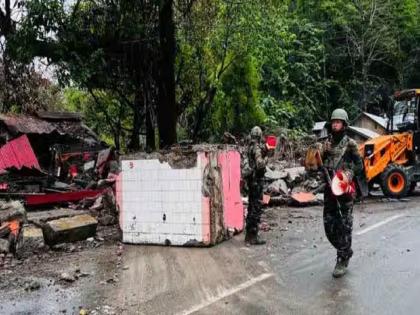 Share: Manipur Violence: Violence again in Manipur, 3 dead; IED blast in BJP MLA's house | मणिपूरमध्ये पुन्हा हिंसाचार, 3 जणांचा मृत्यू; भाजप आमदाराच्या घरात IED ब्लास्ट