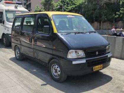 300 kilos of meat in a black and yellow taxi it will be revealed after the investigation whether it is beef or not | काळ्या पिवळ्या टॅक्सीत मिळून आले ३०० किलाे मांस, गाेमांस आहे की नाही हे तपासअंती हाेणार उघड