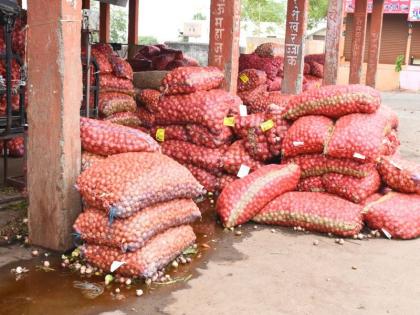 Poor presence in monsoon rain in Nandurbar | मान्सूनपूर्व पावसाची नंदुरबारात दमदार हजेरी