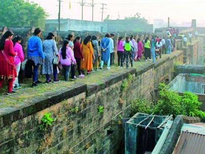 Cleanliness is attracting tourists ... 'Chandagad' | स्वच्छतेमुळे पर्यटकांना खुणावतोय...'चांदागड'