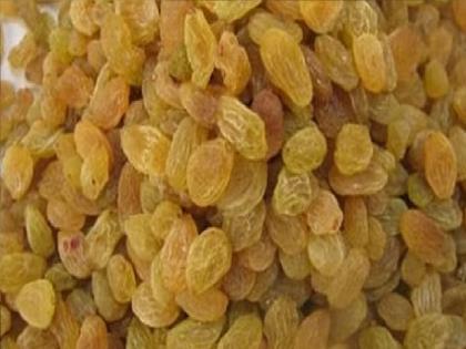 A record production of two lakh tonnes of raisins in Sangli district, Farmers are satisfied as prices are stable | सांगली जिल्ह्यात विक्रमी सव्वादोन लाख टन बेदाण्याचे उत्पादन, दर स्थिर असल्यामुळे शेतकरी समाधानी 