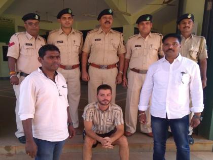 police arrested austrian citizen seized drugs worth rupees 1 crore | ...अन् परदेशी पाहुण्याच्या घरात सापडली अमली पदार्थांची प्रयोगशाळा