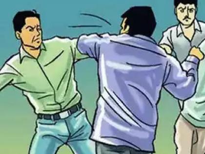 Young man beaten for minor reasons in front of a college in Satara | साताऱ्यात एका महाविद्यालयासमोर किरकोळ कारणातून तरुणाला मारहाण