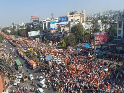 Asking for reservation of rights, not begging; A community of lakhs entered the city of Pune | हक्काचं आरक्षण मागतोय, भीक मागत नाही; पुण्यात भगवं वादळ, लाखोंचा समुदाय मुंबईच्या दिशेने