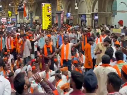 Maratha brothers, live in Mumbai for just Rs. 10 | मराठा बांधवांनो, फक्त १० रुपयांत मुंबईत राहा, अशी आहे शक्कल Maratha brothers, live in Mumbai for just Rs. 10 | मराठा बांधवांनो, फक्त १० रुपयांत मुंबईत राहा, अशी आहे शक्कल