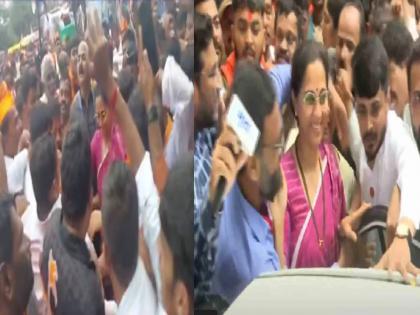 Maratha Reservation Maratha protesters blocked Supriya Sule's car, raised slogans and expressed their anger. | Supriya Sule: मराठा आंदोलकांनी सुप्रिया सुळेंची गाडी अडवली, घोषणाबाजी करत संताप व्यक्त केला Maratha Reservation Maratha protesters blocked Supriya Sule's car, raised slogans and expressed their anger. | Supriya Sule: मराठा आंदोलकांनी सुप्रिया सुळेंची गाडी अडवली, घोषणाबाजी करत संताप व्यक्त केला
