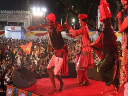 Navratri Special: Once again BJP Mumbai Organised 'Marathi' Dandiya in Uddhav Thackeray's stronghold area Kalachowki, lalbaug | उत्सव आदिशक्तीचा..! पुन्हा एकदा ठाकरेंच्या बालेकिल्ल्यात भाजपाचा ‘मराठी’ दांडिया