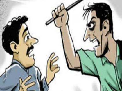 The son-in-law took the bite of the father-in-law's hand; It was expensive to resolve the quarrel between husband and wife | जावयाने घेतला सासऱ्याचा चावा; नवरा-बायकोचे भांडण सोडविणे पडले महागात