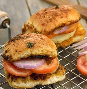 मुंबई स्टाईल झणझणीत मसाला सॅण्डविच पाव करा घरीच, १० मिनिटांत होणारी सोपी रेसिपी - मुलं होतील खूश