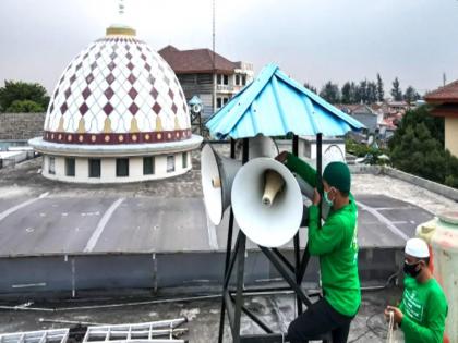 Muslim Council Urges Review of Loudspeaker Use at Indonesia Mosques | सर्वात जास्त मुस्लीम लोकसंख्या असलेल्या देशात होणार अजानवर मोठा निर्णय