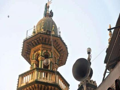 Karnataka Waqf Board bars use of loudspeakers between 10 pm to 6 am during azaan | मशिंदींवरील लाऊडस्पीकरवर रात्री १० ते सकाळी ६ बंदी; कर्नाटक वक्फ बोर्डाचा निर्णय