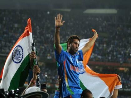 master blaster Sachin Tendulkar's statue at the Wankhede Stadium will be inaugurated on 1st November    | IND vs SL मॅचआधी अवतरणार 'क्रिकेटचा देव', १ तारखेला सचिनच्या २२ फुटी पुतळ्याचे अनावरण