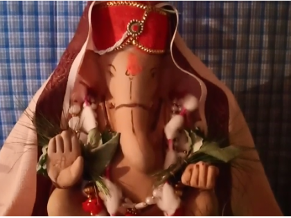 Pollution-free Ganeshotsav in Sonali, Ganesh idol of colorless Shadu | Ganesh Mahotsav - सोनाळीत प्रदूषणमुक्त गणेशोत्सव, रंगविरहित शाडूच्या गणेशमूर्ती