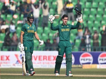 Matthew Breetzke: The best of Africa's batting! Sets a new world record in ODIs with 290 runs | Matthew Breetzke : आफ्रिकेच्या पठ्ठ्याची कमाल! २९० धावांसह वनडेत सेट केला नवा वर्ल्ड रेकॉर्ड