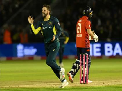 England vs Australia, 2nd T20I Matthew Short First Australian In The History Of Mens International Cricket To Take 5 Wickets As A 7th Bowler | ENG vs AUS : ओपनर Matthew Short चा बॉलिंगमध्ये अनोखा पराक्रम! असं त्यानं केलं तरी काय?