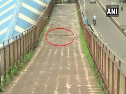 From 15 july Unsafe Matunga West footover bridge shut down for pedestrians | माटुंगा रेल्वे स्थानकाला जोडणाऱ्या पादचारी पुलाला तडे