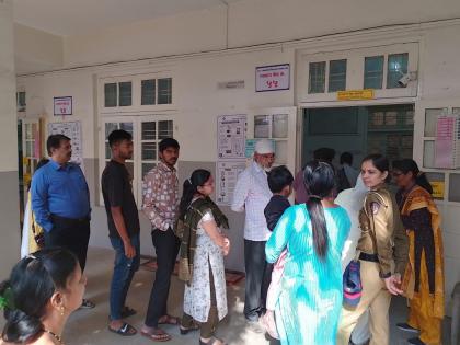 Afternoon excitement in the countryside The highest voter turnout was 49.75 percent in Maval 41.70 percent in Pune till 3 pm | ग्रामीण भागात दुपारनंतर उत्साह; मावळात सर्वाधिक ४९.७५ टक्के मतदान, पुण्यात ३ वाजेपर्यंत ४१.७० टक्के