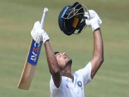 Mayank Agarwal scored 208 in 360 balls against Kerala in Ranji Trophy 2023  | Ranji Trophy: 23 चेंडूत चौकार आणि षटकारांसह 98 धावा; मयंक अग्रवालने द्विशतकासह ठोठावला भारतीय संघाचा दरवाजा 