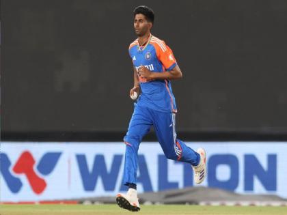 Mayank Yadav International t20 debut With maiden Over before Ajit Agarkar And Arshdeep Singh | नवा फास्टर किंग Mayank Yadav ची दाबात एन्ट्री; असा पराक्रम करणारा तिसरा गोलंदाज