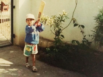 Team India Test Opener Mayank Agarwal share his childhood photo, svg | टीम इंडियाच्या ओपनरला ओळखलंत का? ऑस्ट्रेलियात पदार्पण करताना मोडलेला ७१वर्षांपूर्वीचा विक्रम