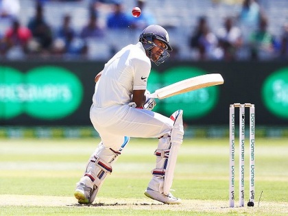 India vs South Africa, 2nd Test : Mayank Agarwal got hit on the head off a bouncer by Anrich Nortje | India vs South Africa, 2nd Test : मयांक अग्रवालच्या हेल्मेटवर आदळला खतरनाक बाऊन्सर, Video