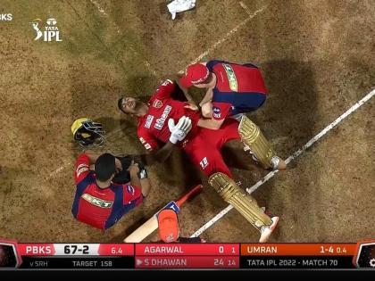 IPL 2022, SRH vs PBKS Live Updates : Mayank Agarwal gets hit flush in the ribs by Umran Malik, Mayank pops in a few painkillers | Mayank Agarwal IPL 2022, SRH vs PBKS Live Updates : OMG; उम्रान मलिकचा वेगवान चेंडू मयांक अग्रवालच्या बरगडीवर आदळला, PBKSचा कर्णधार आडवा झाला 