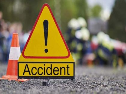 One killed, one injured in car-two wheeler collision near Mhaswad | म्हसवड नजीक कार-दुचाकीची समोरासमोर धडक, दुचाकीवरील एक ठार, एक जखमी