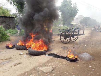 Maharashtra Bandh: closed in Hingoli district; Blood donotion at Balapur | Maharashtra Bandh : हिंगोली जिल्ह्यात कडककडीत बंद; बाळापुरात आंदोलकांचे रक्तदान