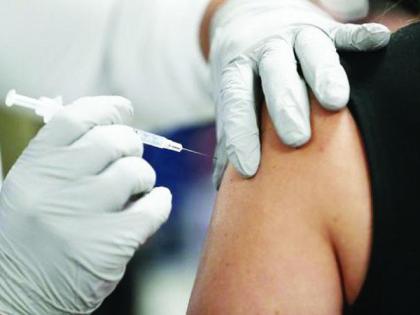 71 lakh citizens of Pune district have not taken a single dose of vaccine | Corona Vaccination : पुणे जिल्ह्यात १८ वर्षांवरील ३८ लाख नागरिकांचा लसीचा पहिला डोस राहिला