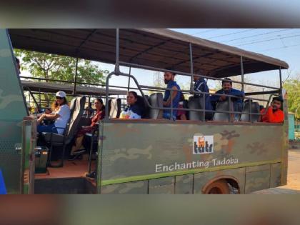 Sportsmen and parents from across the state enjoyed the free Tadoba Tiger Safari | राज्यभरातील कुस्तीच्या पहेलवानांना ताडोबाच्या राजाचे दर्शन