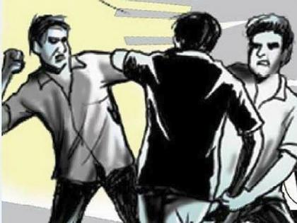 Argument over dancing in the wadi of nagpur, storm rages between two groups, two arrested | वाडीत वरातीत नाचण्यावरून वाद, दोन गटात तुफान राडा