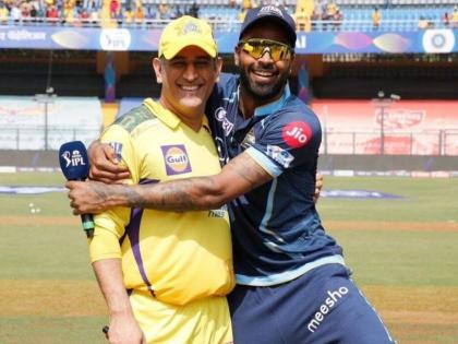 GT Captian Hardik Pandya's 'Captain Cool' blossoms like MS Dhoni | हार्दिक पांड्याने उमटविली धोनीसारखी ‘कॅप्टन कूल’ची मोहोर...