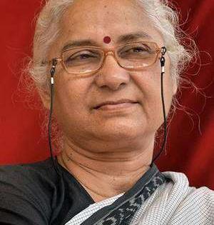  Lockdown should be lifted by leaving critical districts: Medha Patkar | गंभीर स्थिती असलेले जिल्हे सोडून लॉकडाउन उठवावा : मेधा पाटकर