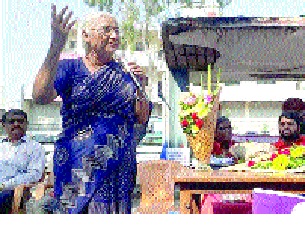 Empowering the people, pressures of education, education: Medha Patkar | सत्ताधाऱ्यांनी रोजगार, शिक्षणाचे प्रश्न दडपले : मेधा पाटकर