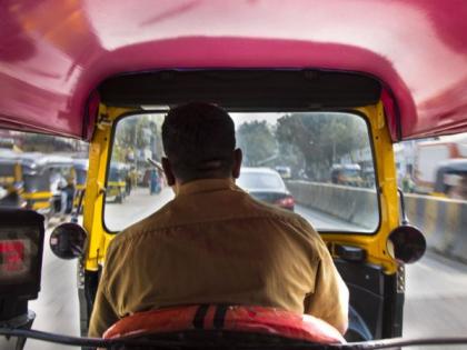 The hunger strike stopping the wheels of the autorickshaw | ऑटोरिक्षाची चाके थांबल्याने उपासमारीचे संकट; लहान दुकानदारांची परवड