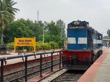 Mega block tomorrow on Miraj-Pune railway line, Koyna Express canceled tomorrow | मिरज-पुणे रेल्वेमार्गावर उद्या मेगा ब्लॉक, कोयना एक्स्प्रेससह पॅसेंजर गाड्या रद्द