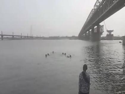 begusarai-five-youth-died-due-to-drowning-in-ganga-river | एकाला वाचवायला गेले अन् 5 तरुण गंगेत बुडाले; गावावर शोककळा...