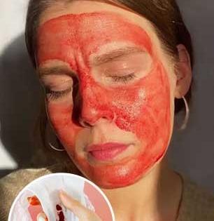 मासिक पाळीचे रक्त चेहऱ्याला लावण्याचा व्हायरल ट्रेंड, सुंदर होण्याच्या नादात भलताच प्रकार...