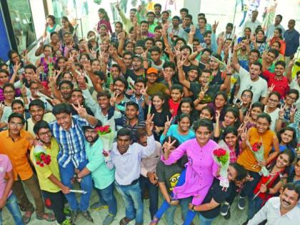 In the Nagpur division, more than 10,000 students in 'Meritorious' category | Maharashtra HSC result 2018: नागपूर विभागात दहा हजारांहून अधिक विद्यार्थी ‘प्रावीण्य’ श्रेणीत