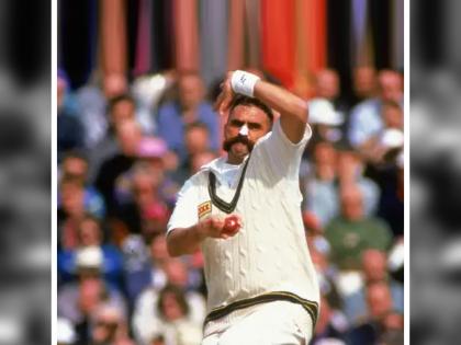 Unique Hat trick in Cricket history This day That year 5th Decemeber 1988 Australian Merv Hughes is the only bowler to take a hat trick in three different overs | Unique Hat trick, Merv Hughes: अजब गजब हॅटट्रिक! ३ वेगवेगळ्या षटकांत घेतल्या होत्या ३ विकेट्स... ३४ वर्षांपूर्वीचा विक्रम अजूनही अबाधित