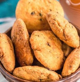 दिवाळीनिमित्त खास खाऊ! गव्हाच्या पिठाची कुरकुरीत-खमंग मेथी मठरी, महिनाभर टिकेल